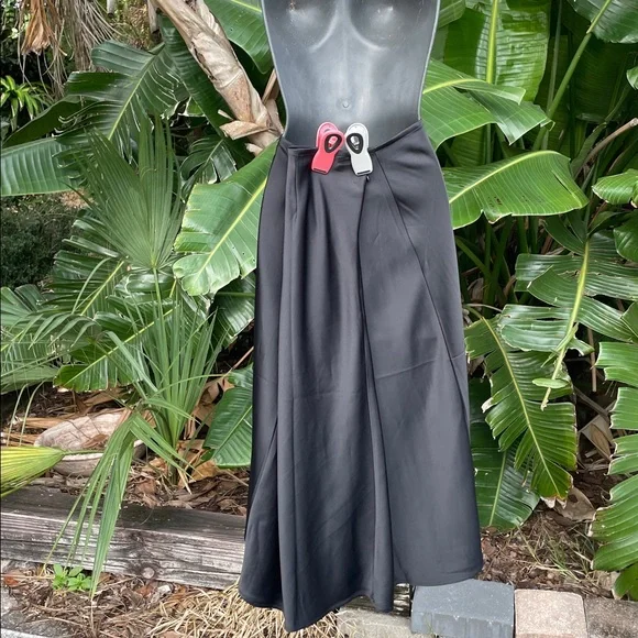 Chico satin skirt
